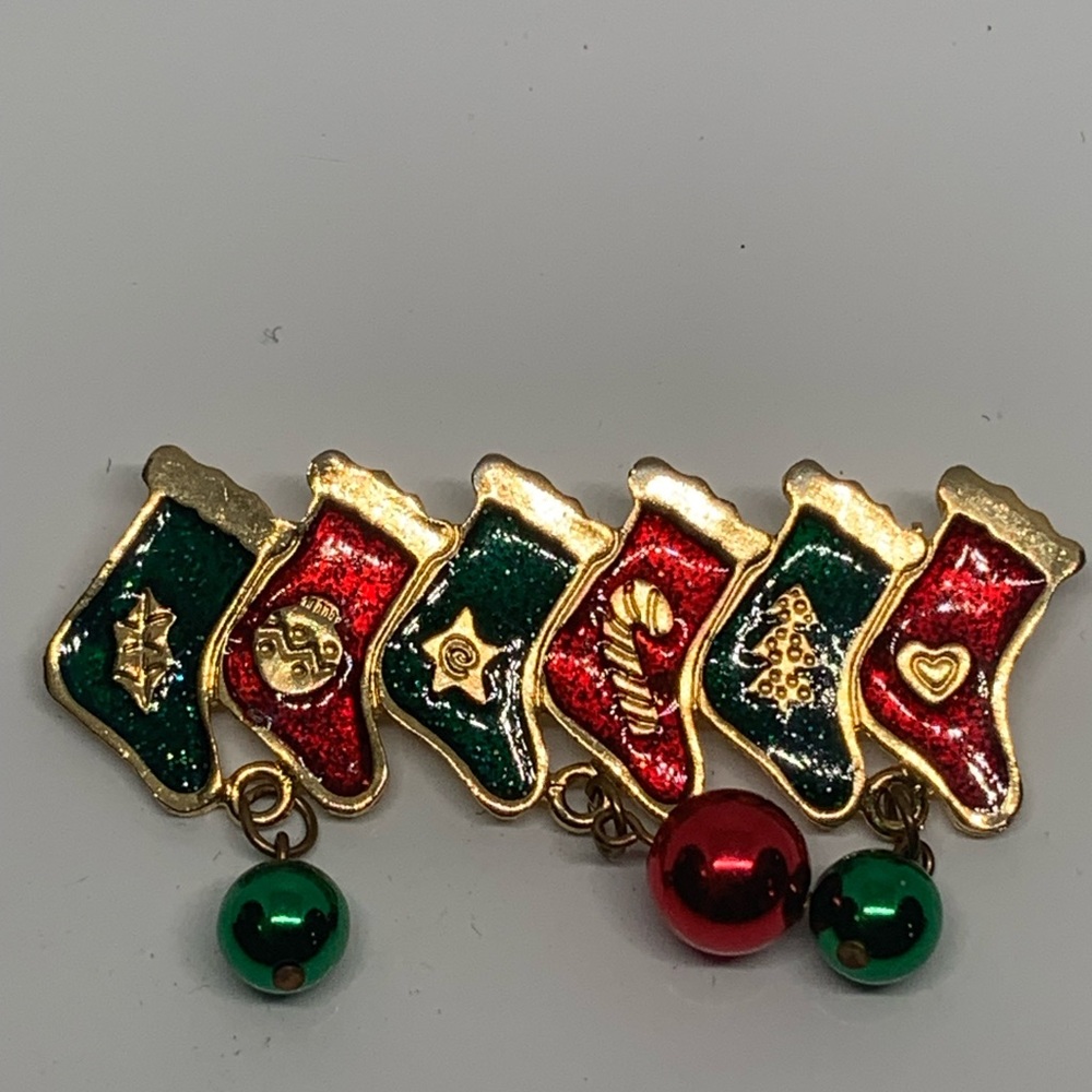 Vtg Signed NP, Christmas Gold Tone, Red Green Enamel Stocking Dangle Brooch